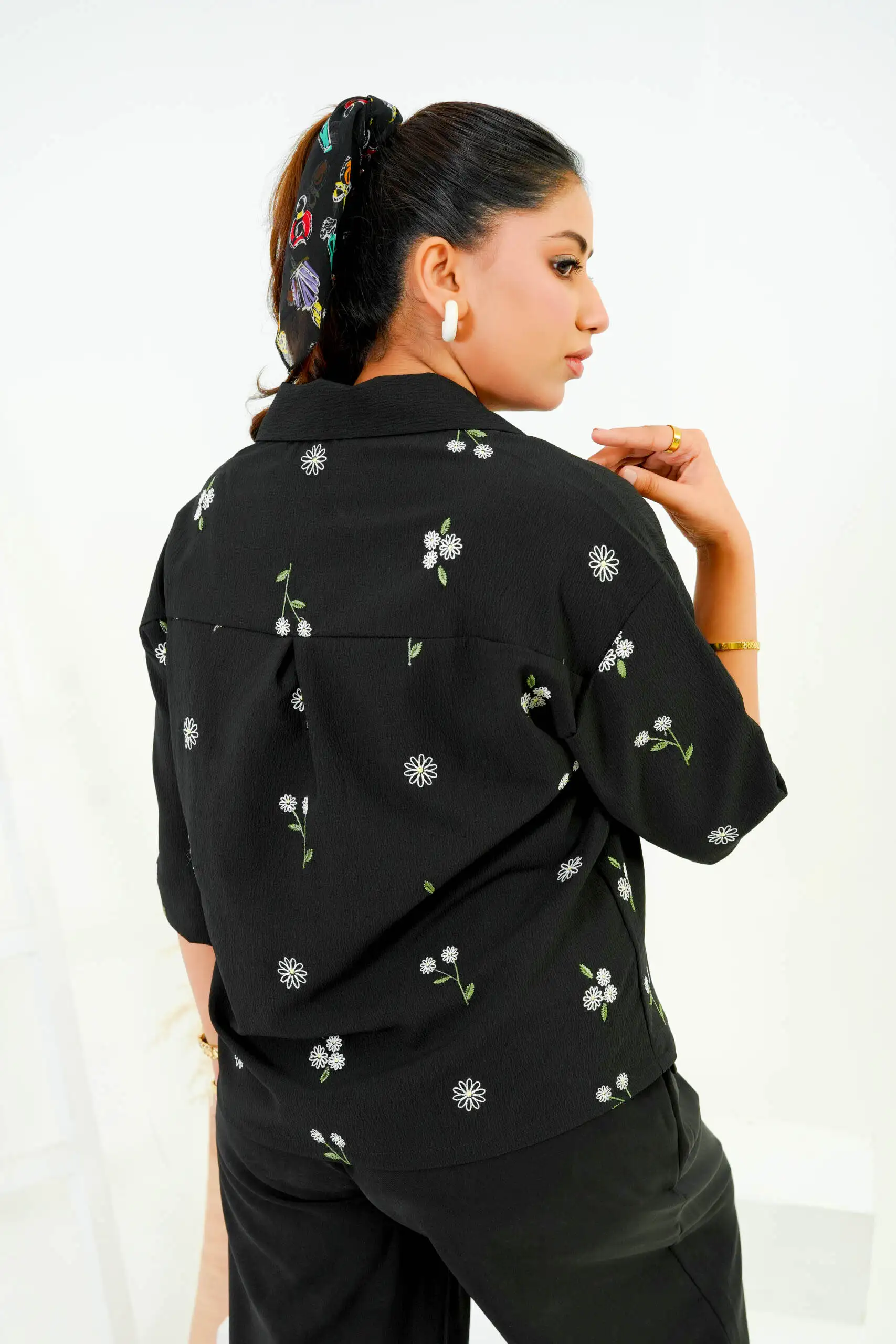 Black Embroidered Cropped Shirt - Image 3