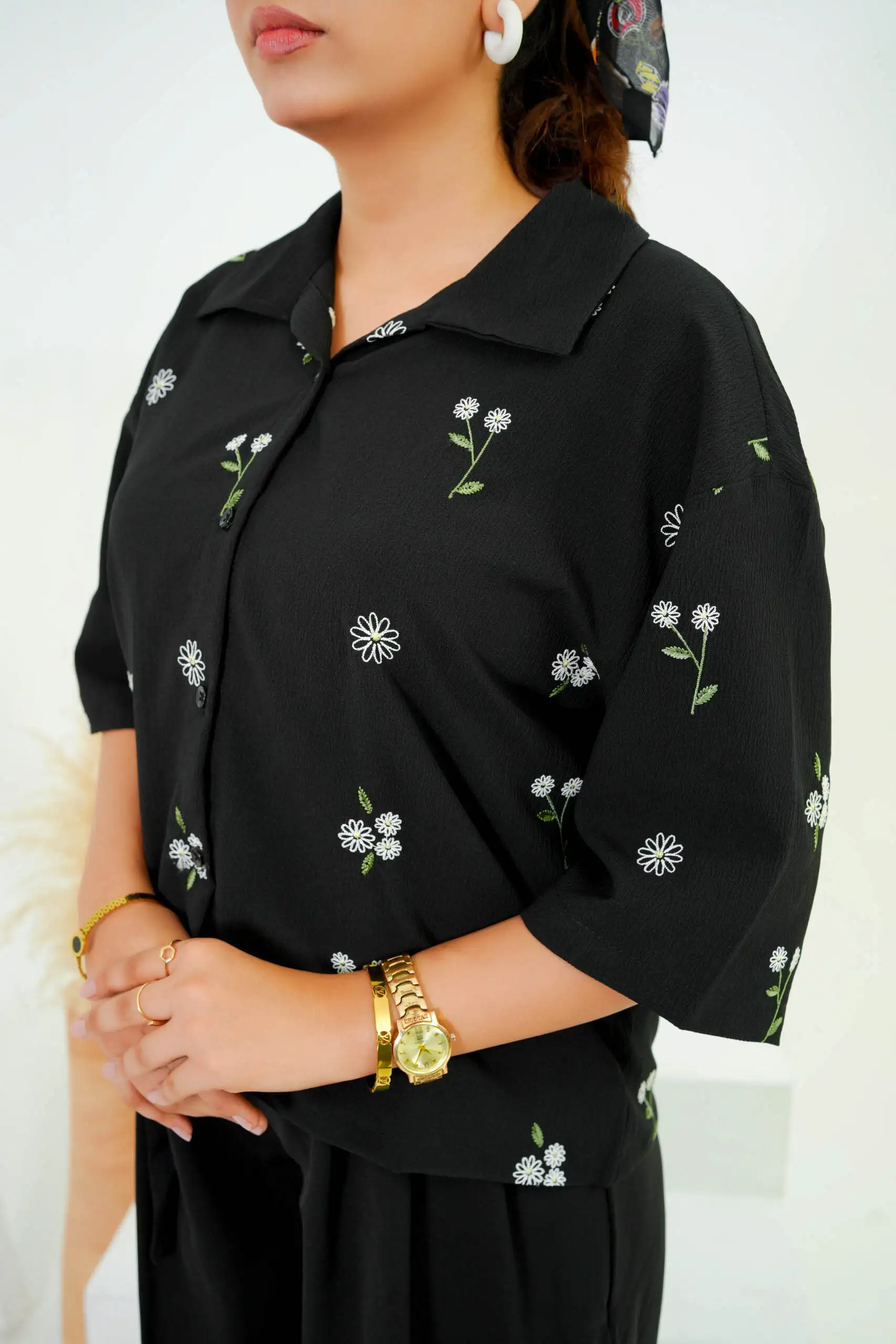 Black Embroidered Cropped Shirt - Image 4