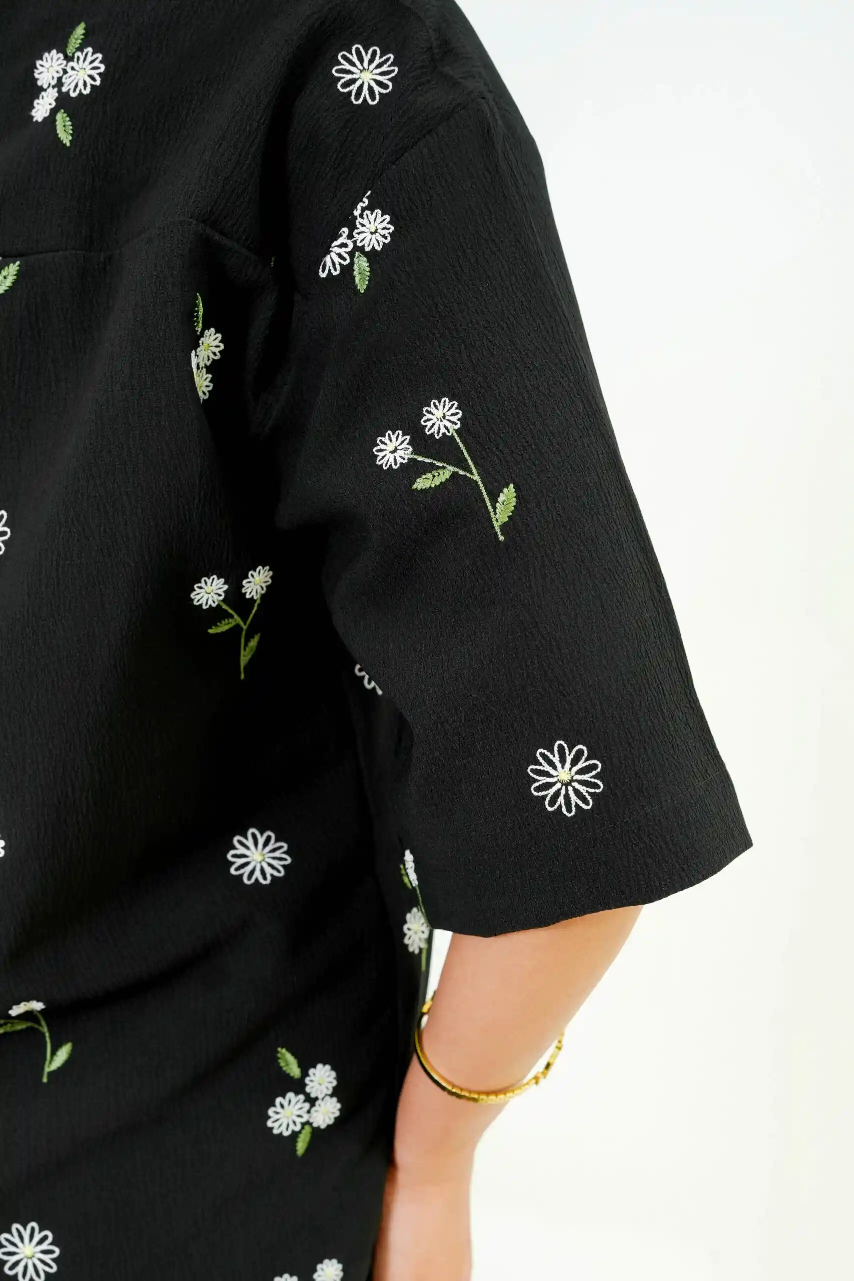 Black Embroidered Cropped Shirt - Image 6